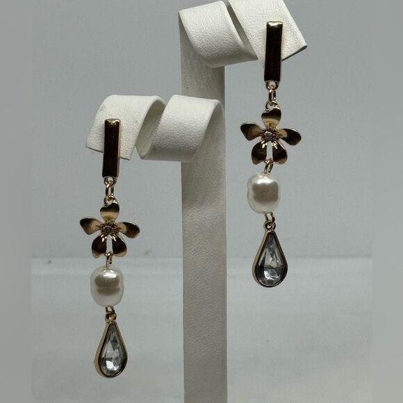 ISAAC MIZRAHI Gold Tone Flower Crystal Dangling Post  Earrings 2.5 inch - Picture 3 of 5